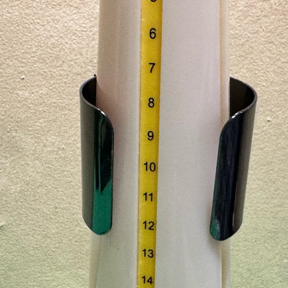 Erickson Beamon Rocks Statement Cuff Rhinestones - Picture 11 of 15